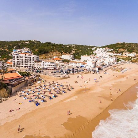 Hotel Residencial Salema Bagian luar foto