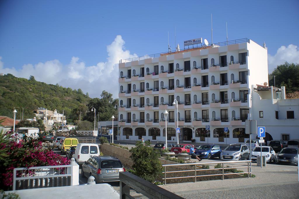 Hotel Residencial Salema Bagian luar foto