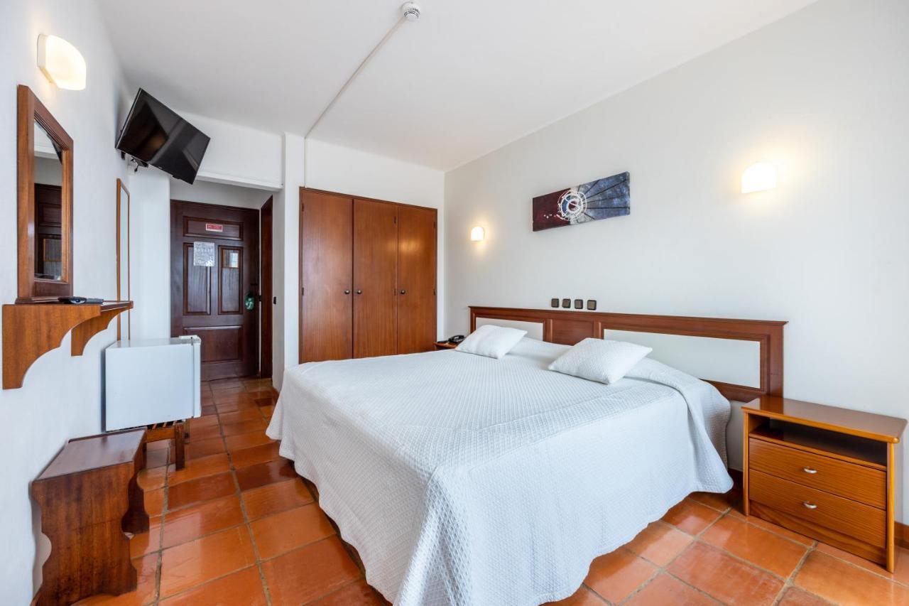 Hotel Residencial Salema Bagian luar foto