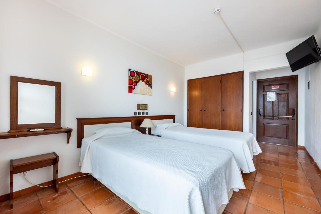 Hotel Residencial Salema Bagian luar foto
