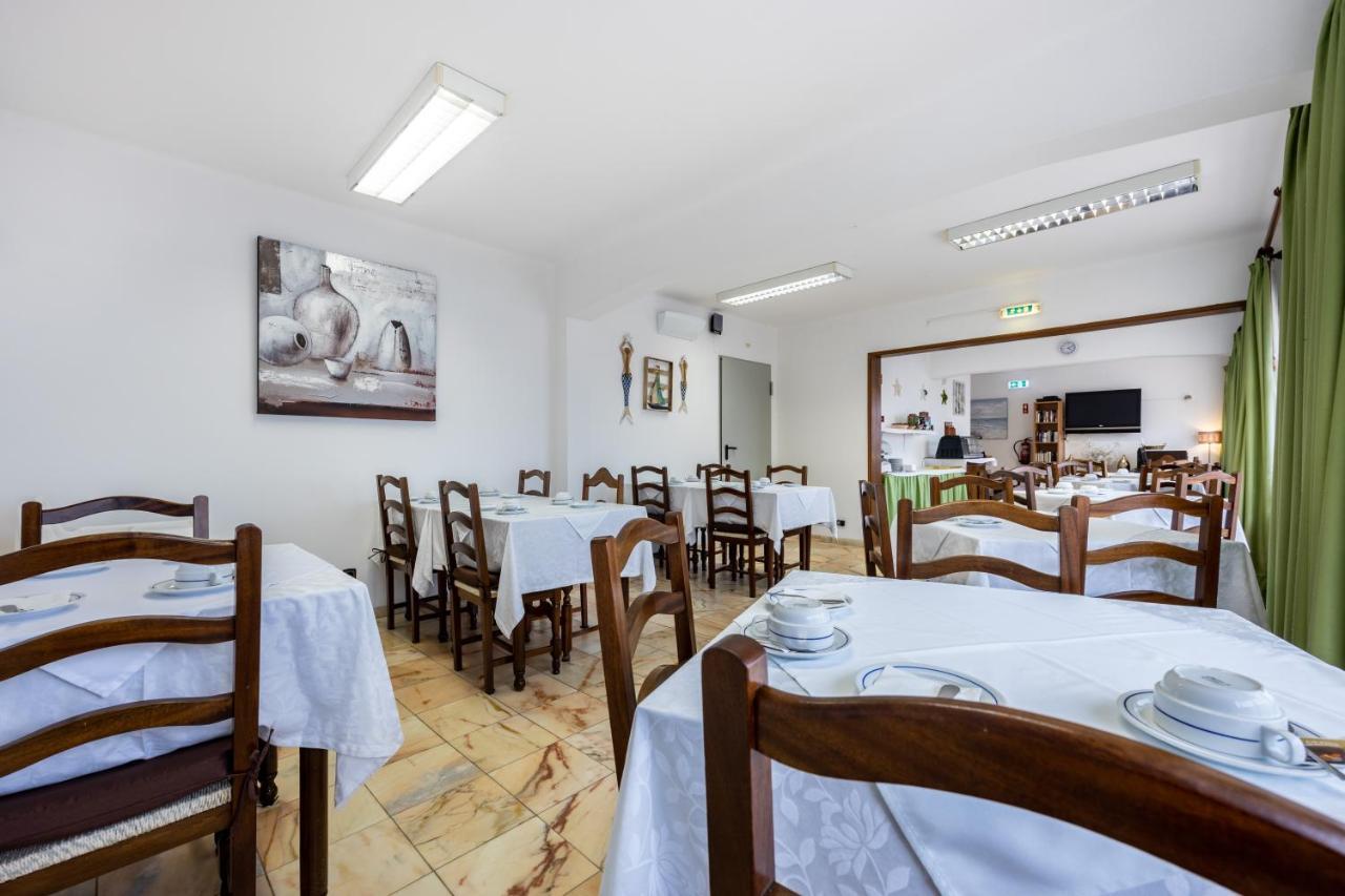 Hotel Residencial Salema Bagian luar foto