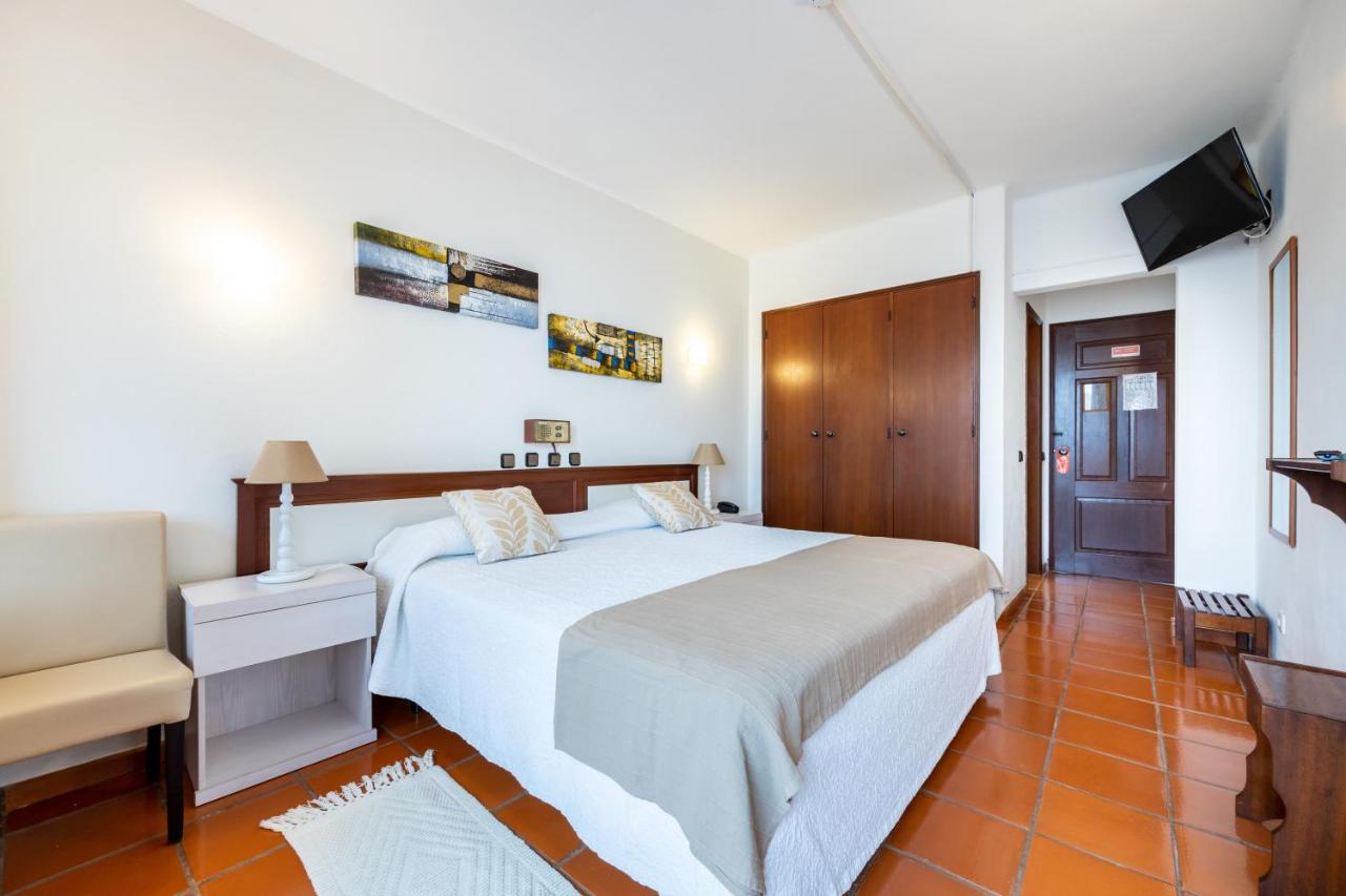 Hotel Residencial Salema Bagian luar foto