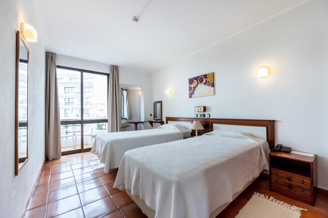 Hotel Residencial Salema Bagian luar foto