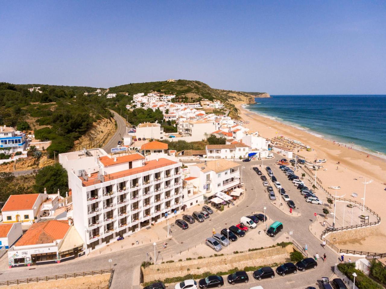 Hotel Residencial Salema Bagian luar foto